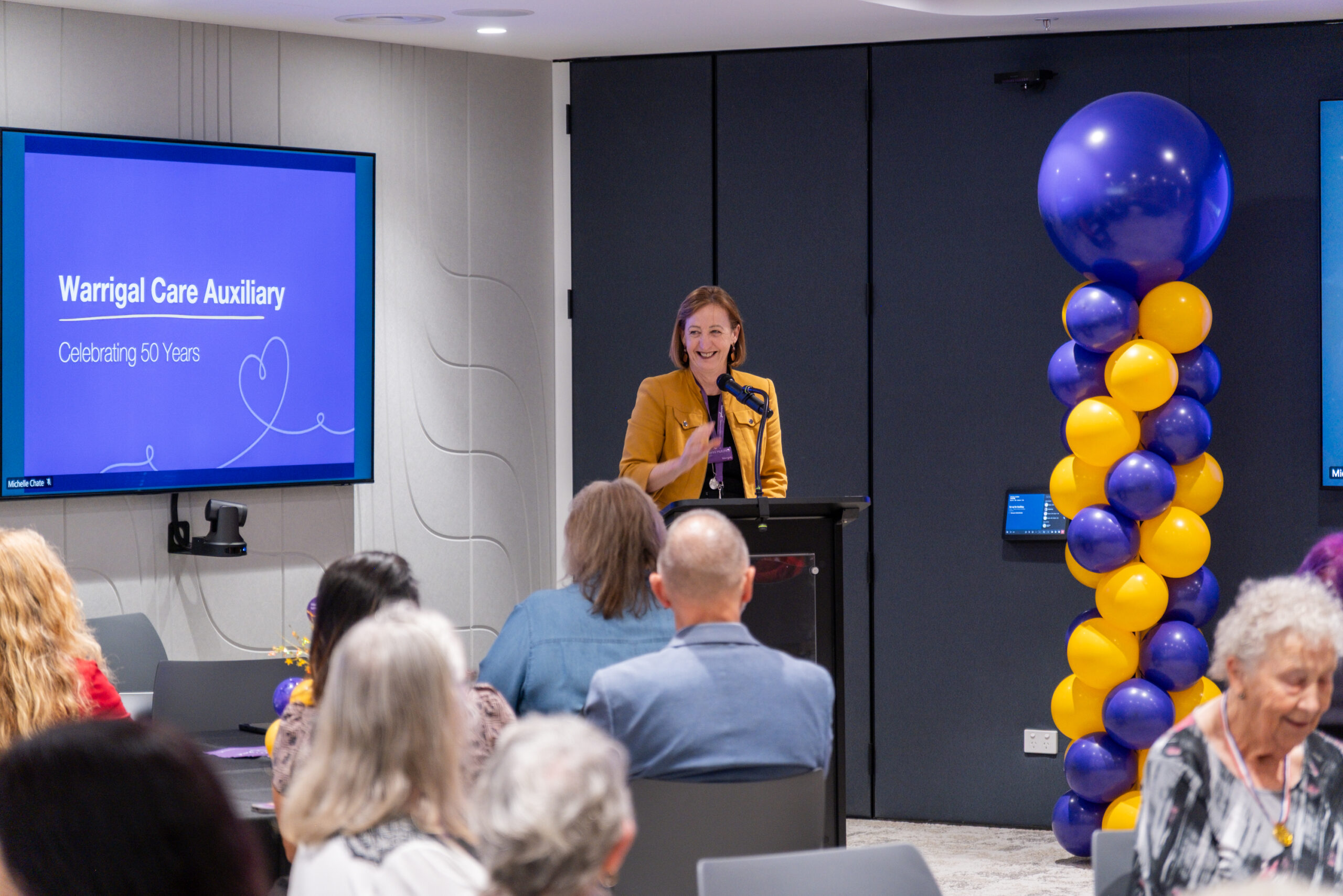 Izvršna direktorica Warrigala, Jenni Hutchins, otvara pomoćni događaj